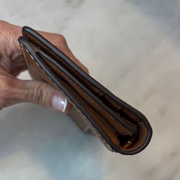 Michael Kors Wallet Leather Pebbled Slip Snap Closure Flap Wallet - Picture 10 of 16